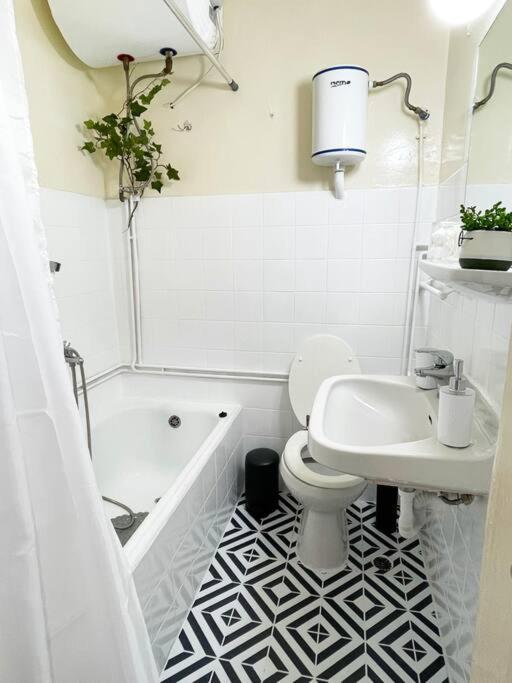 Cute And Quiet Apartment In The Center Of 雅典 外观 照片