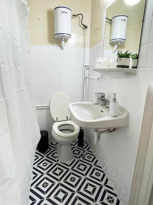 Cute And Quiet Apartment In The Center Of 雅典 外观 照片